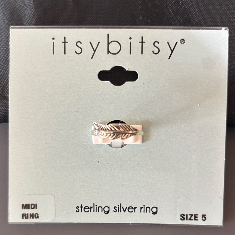 Itsy Bitsy Sterling Silver Leaf Ring